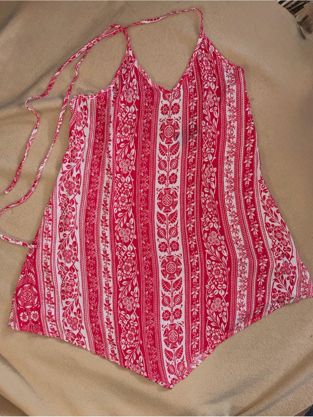 NWOT! Romeo & Juliet Couture Pink and White Floral Coverup